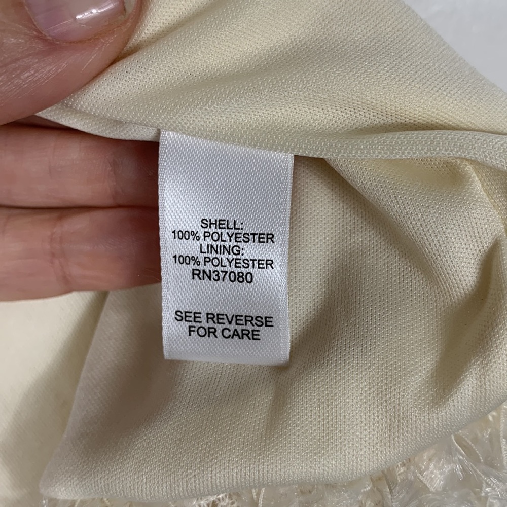 Est. 1946 White Shag Body Vest - Picture 4 of 7